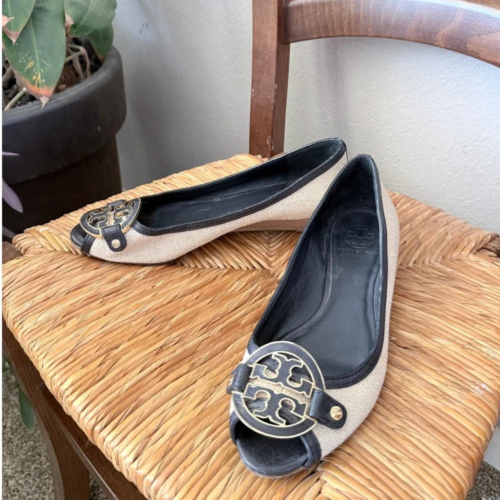 Tory Burch Peep Toe Wedge Pumps Canvas Leather Tan Black Logo Size 8.5M